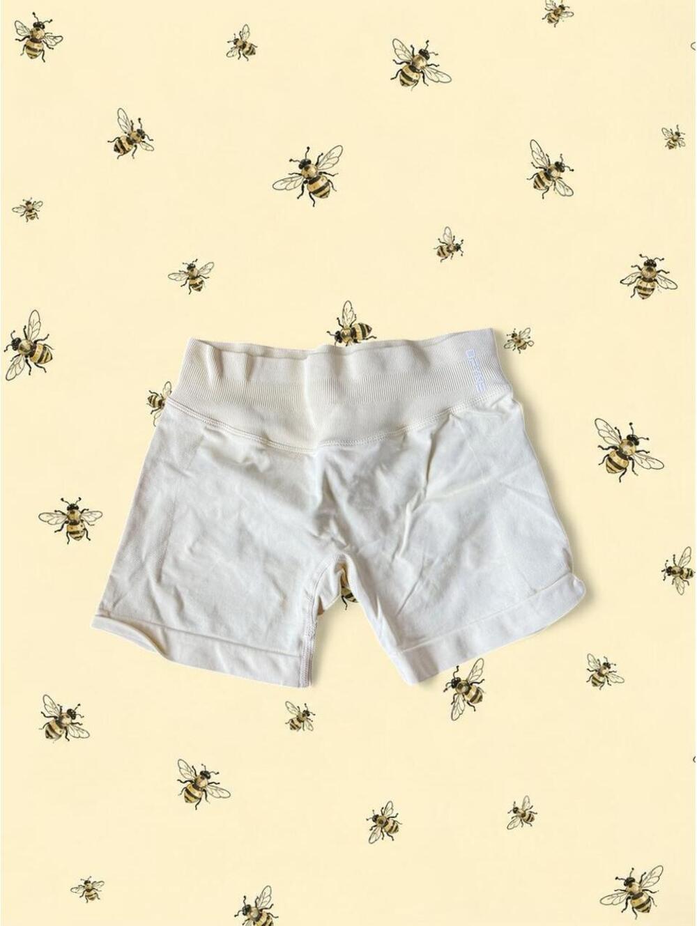 DFYNE impact shorts 4.5" in butter yellow